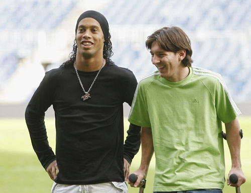 明日首发名单：朱开白教坐镇评论席 Flandre首发出战对决Shanji