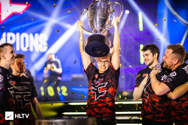 LNG Esports 和 FunPlus Phoenix 在 LPL Split 2 2025 中取得胜利