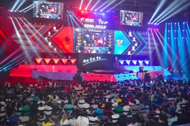 外媒排名十大上单选手：圣枪哥无缘，那个男人只排第三